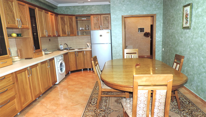 Decebal Studio Apartment este un apartament de 1 cameră de inchiriat in Chisinau, Moldova